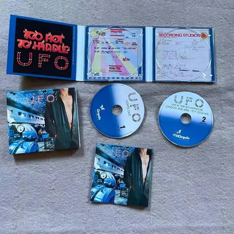 ロックアルバム「UFO Music」CD、ライトアウト・ミュ - Audio Without Music のレビューと価格